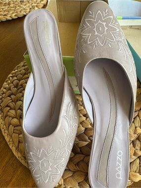 PAZZO light periwinkle Embroidered Slip-On Mules